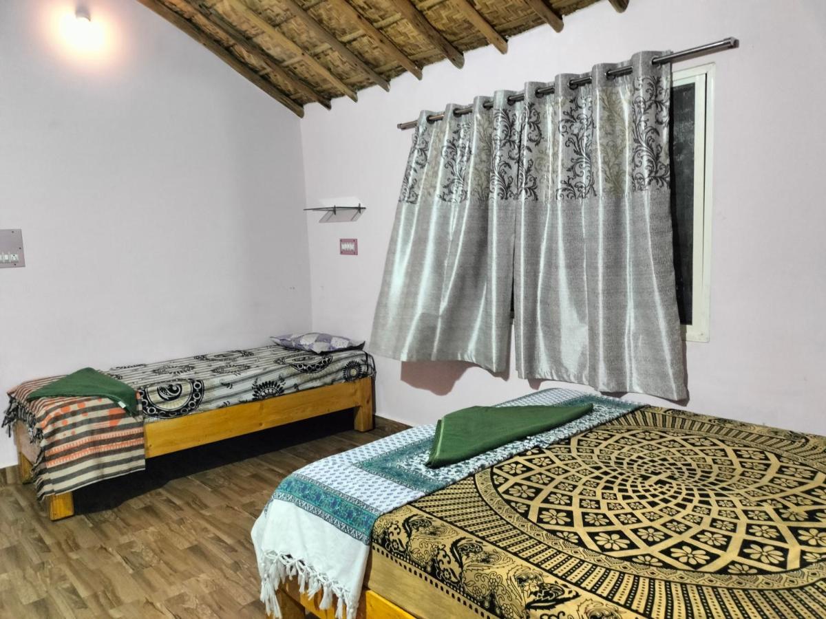 Prajwal Home Stay Hampi Buitenkant foto