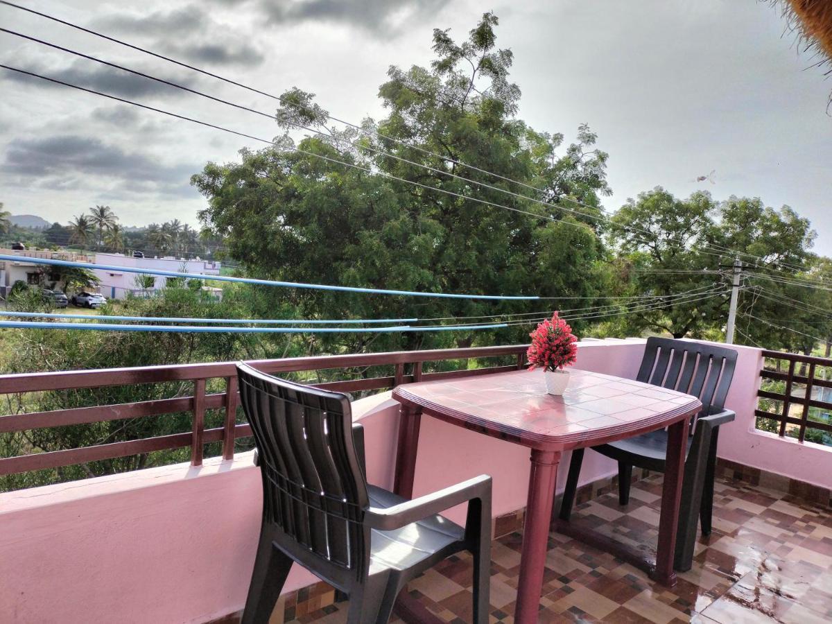 Prajwal Home Stay Hampi Buitenkant foto