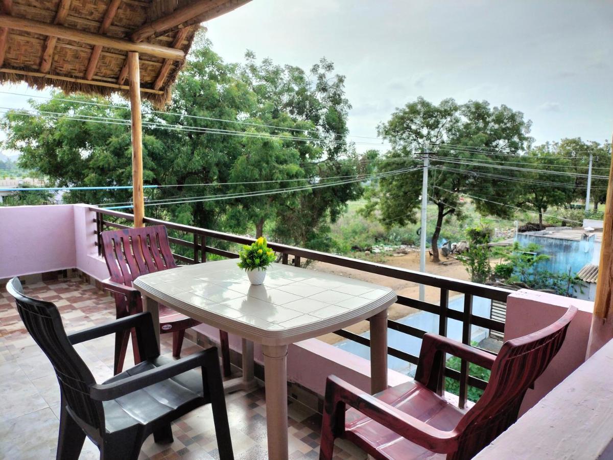 Prajwal Home Stay Hampi Buitenkant foto