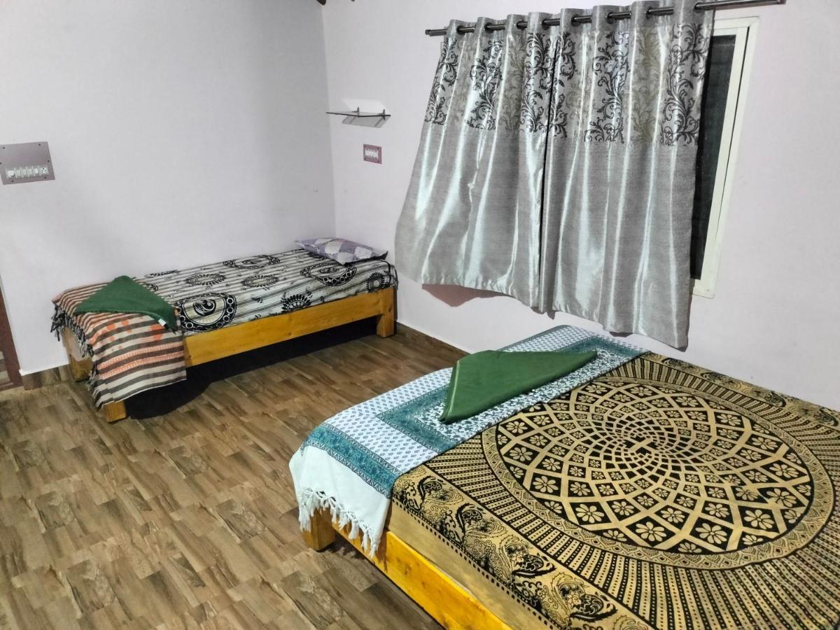 Prajwal Home Stay Hampi Buitenkant foto