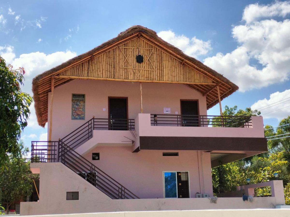 Prajwal Home Stay Hampi Buitenkant foto