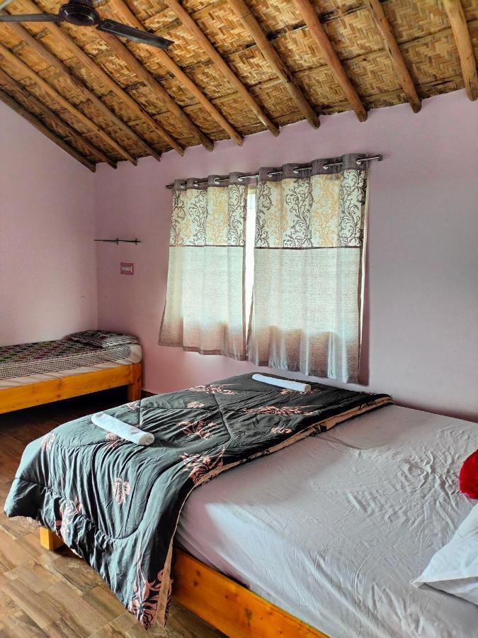 Prajwal Home Stay Hampi Buitenkant foto
