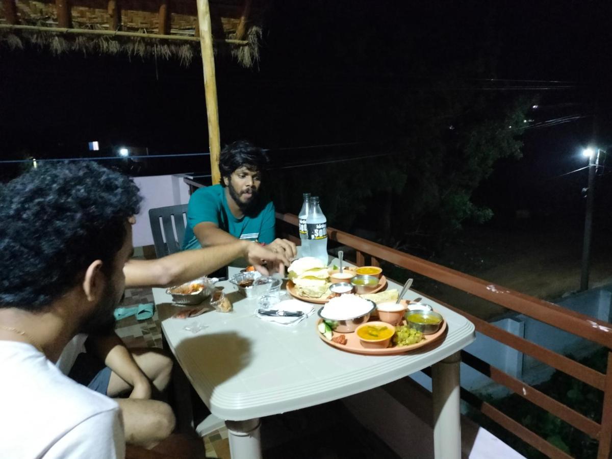 Prajwal Home Stay Hampi Buitenkant foto