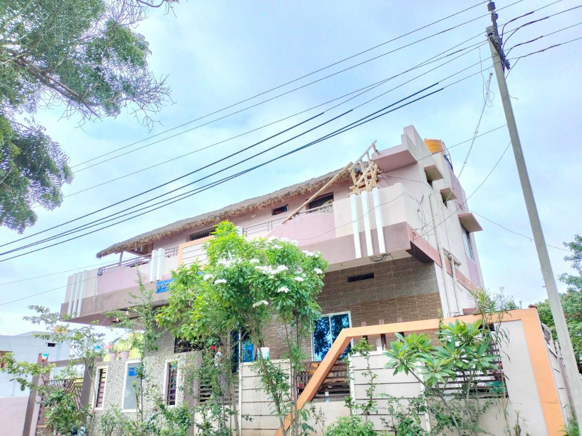 Prajwal Home Stay Hampi Buitenkant foto