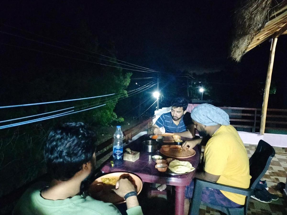 Prajwal Home Stay Hampi Buitenkant foto