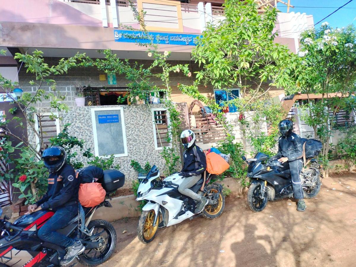 Prajwal Home Stay Hampi Buitenkant foto
