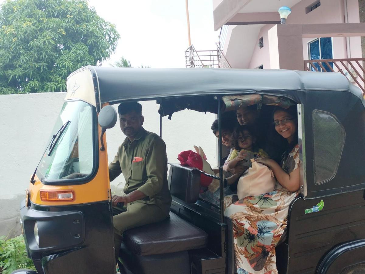 Prajwal Home Stay Hampi Buitenkant foto