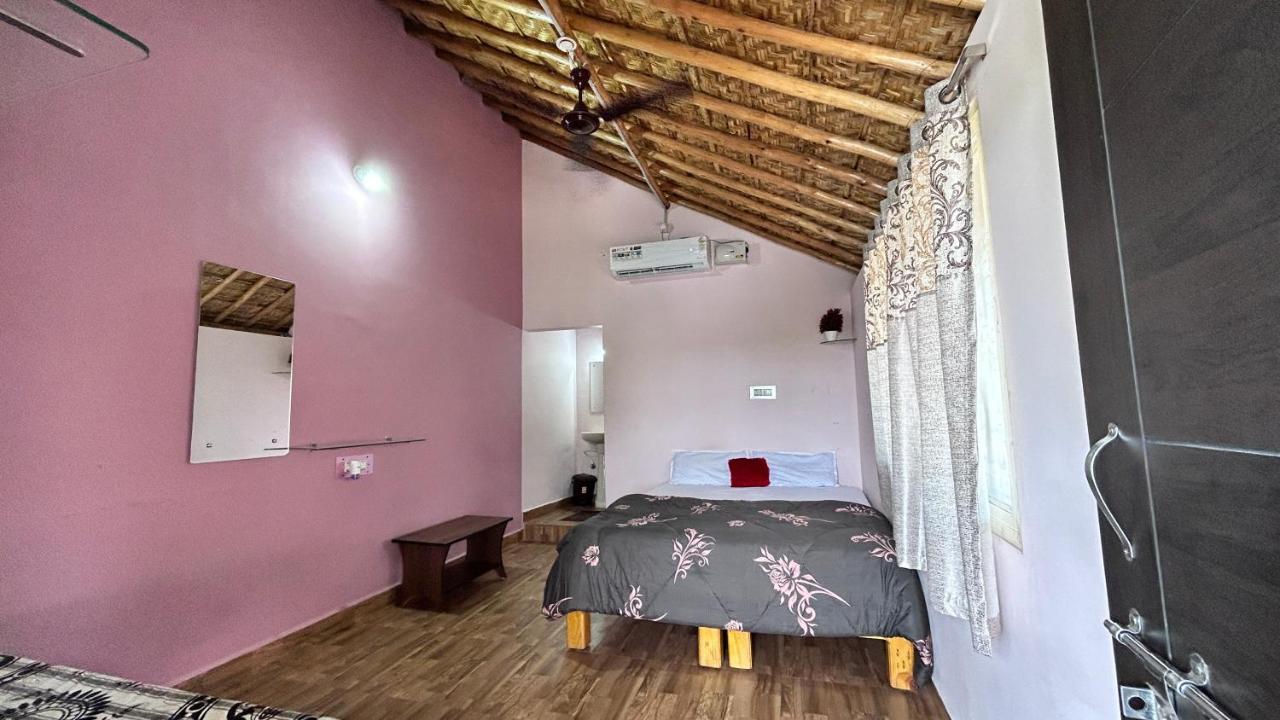 Prajwal Home Stay Hampi Buitenkant foto